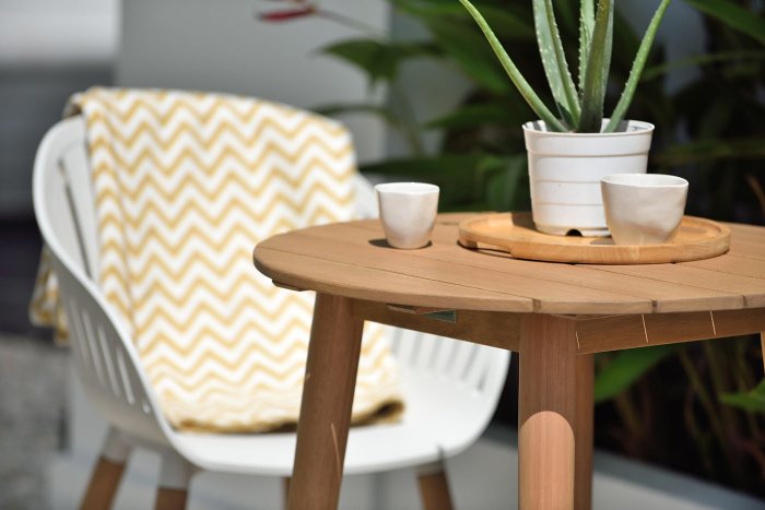 Lifestyle Garden Nassau Bistro 2 Seater 66cm Round Set - White