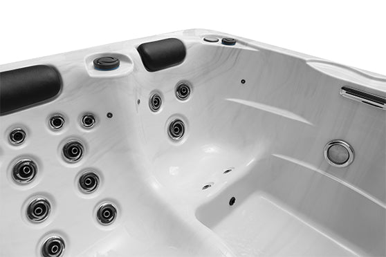 Diablo Hot Tub by Bellagio Spas