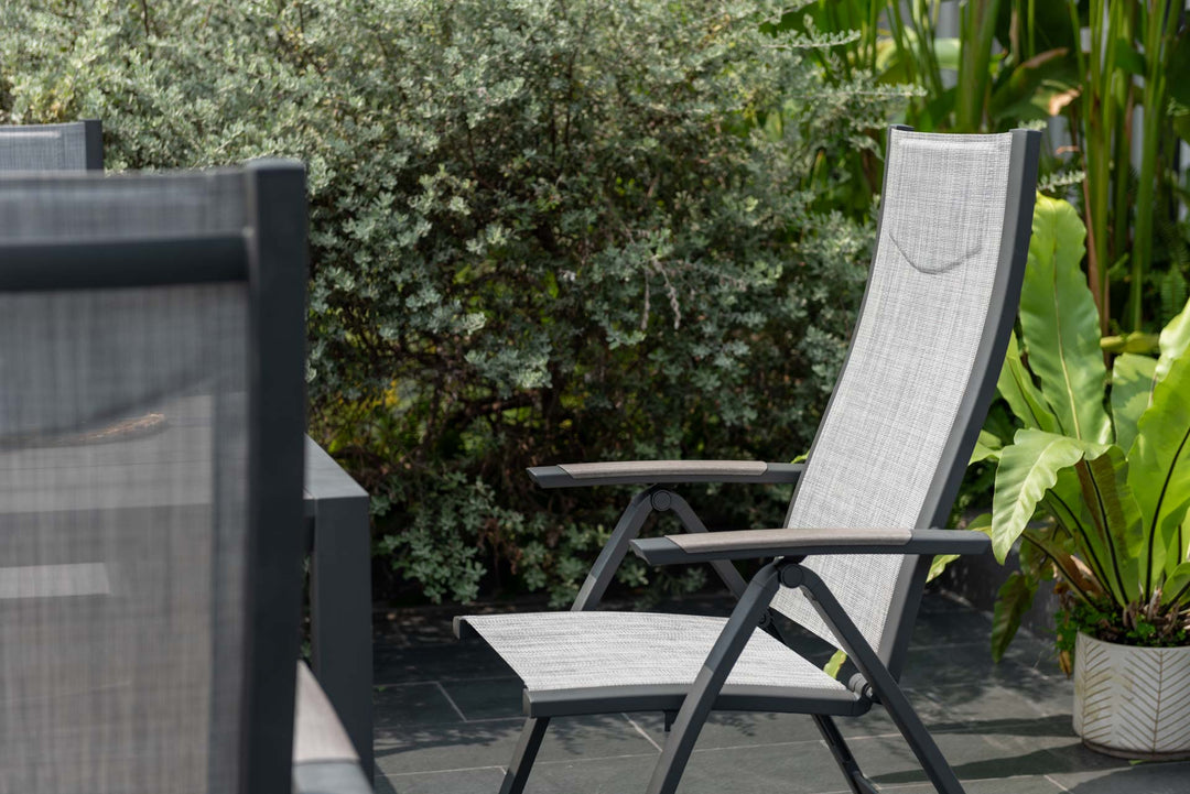 Lifestyle Garden Urbanite Dark Deluxe High Back Reclining 4 Seat Dining Set
