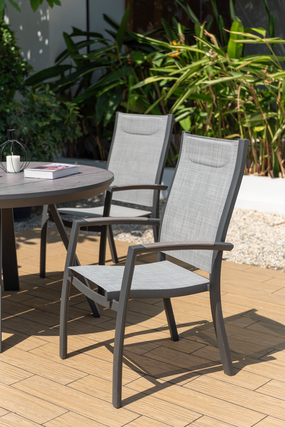 Lifestyle Garden Urbanite Dark Deluxe High Back 4 Seat Round Dining Set