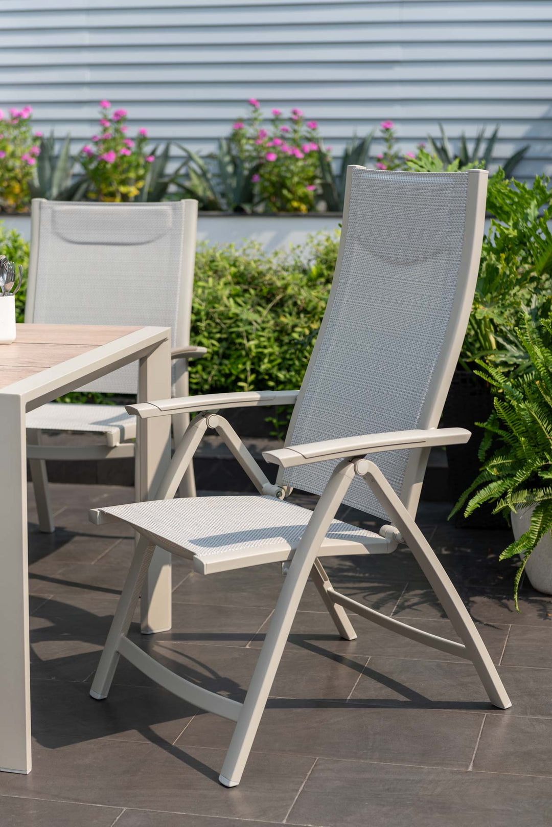Lifestyle Garden Urbanite Light Deluxe High Back 6 Seat Mixed Dining Set