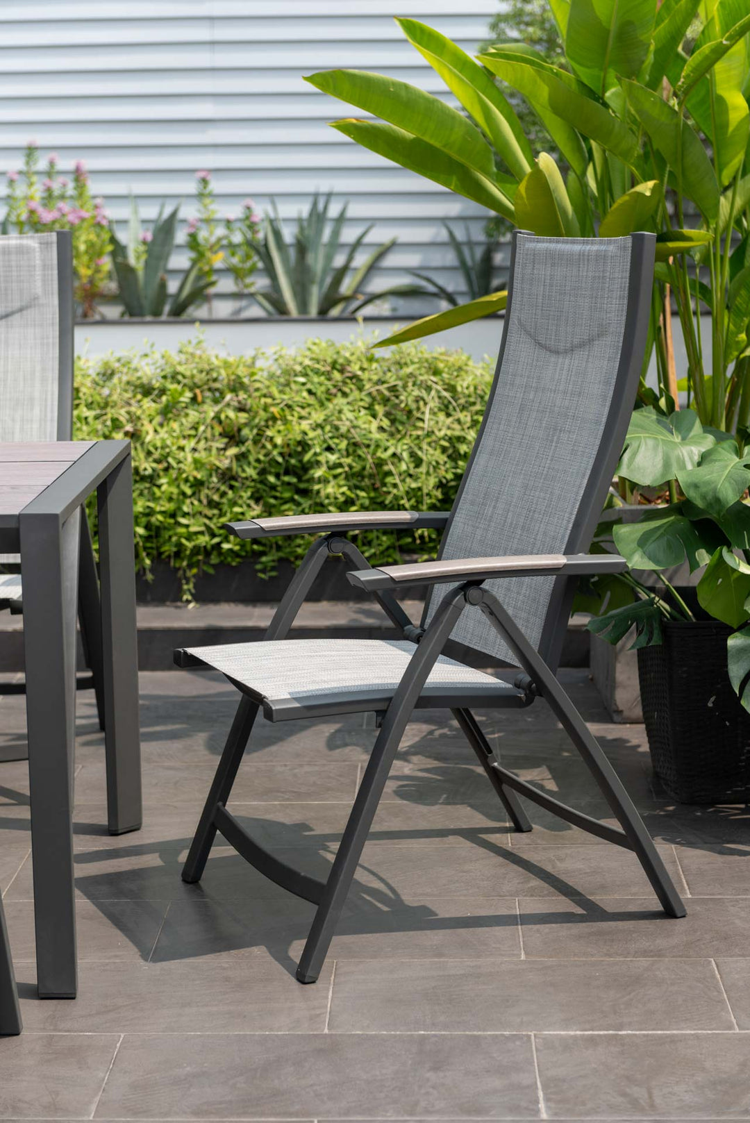 Lifestyle Garden Urbanite Dark Deluxe High Back Reclining 6 Seat Dining Set