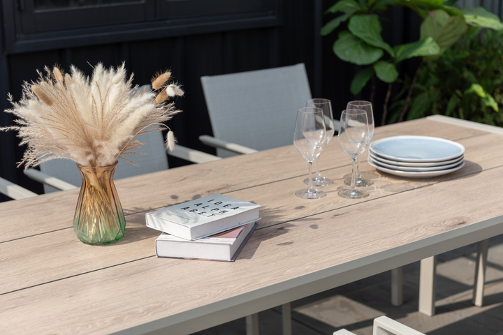 Lifestyle Garden Urbanite Light 8 Seat Dining Set