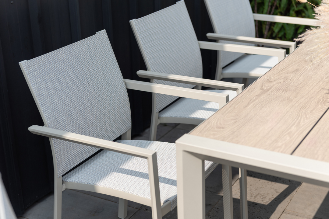 Lifestyle Garden Urbanite Light 8 Seat Dining Set