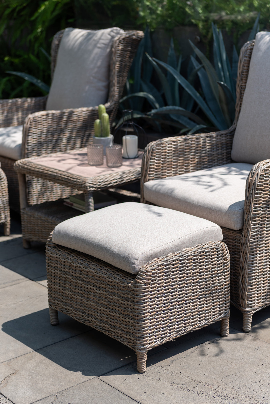 Martinique Light Deluxe Chair Set
