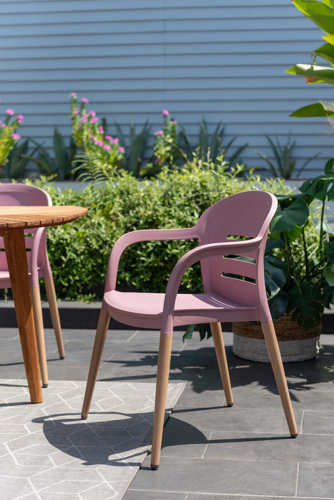 Onyx 6-seater 190x90cm Rect Garden Dining Set – Social Plastic® Peony Pink