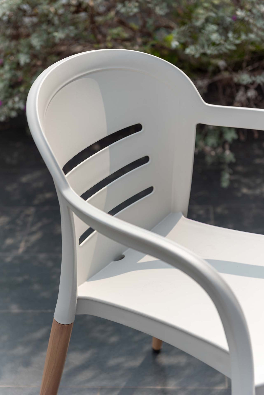 Onyx 66cm Bistro Set – Social Plastic® Coral Sand