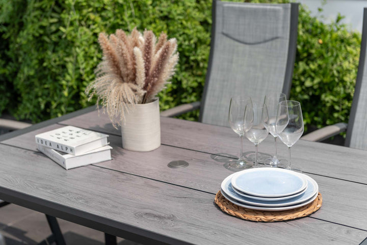 Urbanite Dark Deluxe Reclining 4 Seat Rectangular Dining Set - Lifestyle Garden
